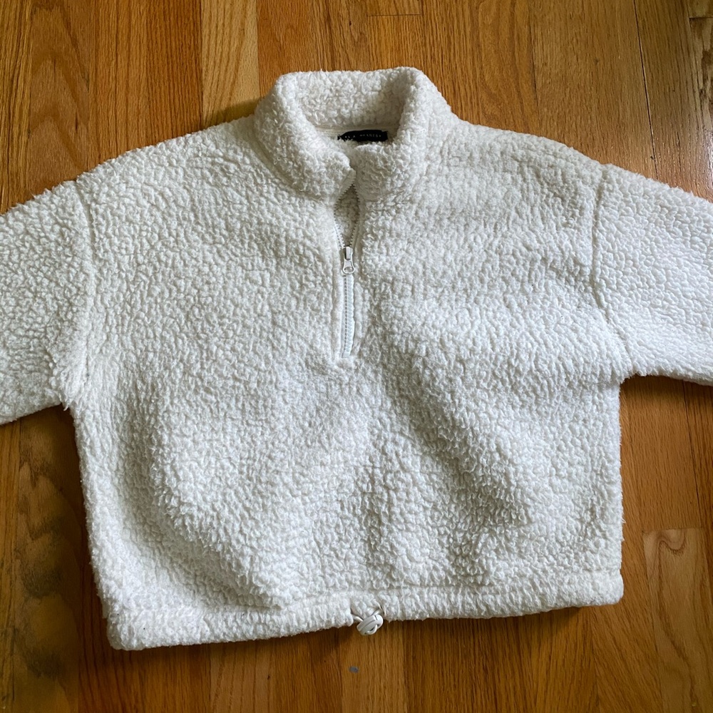 White cropped sherpa